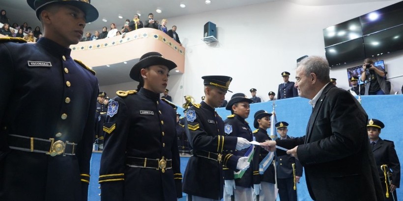 Policía