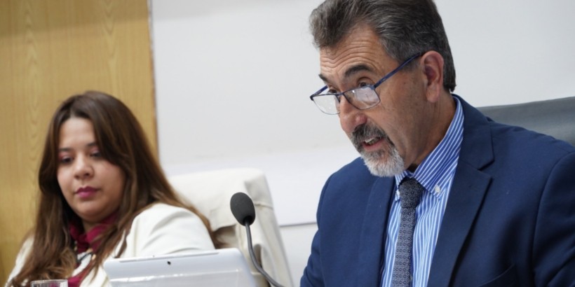 Gustavo San Román actuó como miembro informante, presentando y defendiendo el proyecto de ley (Juntos Somos Río Negro)