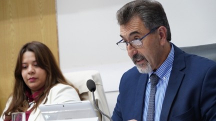 Gustavo San Román actuó como miembro informante, presentando y defendiendo el proyecto de ley (Juntos Somos Río Negro)